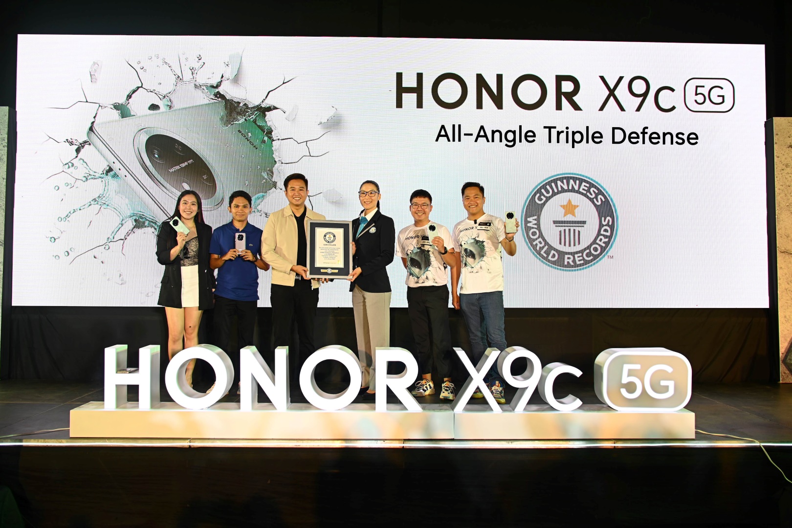 HONOR sets new Guinness World Record for HONOR X9c 5G!